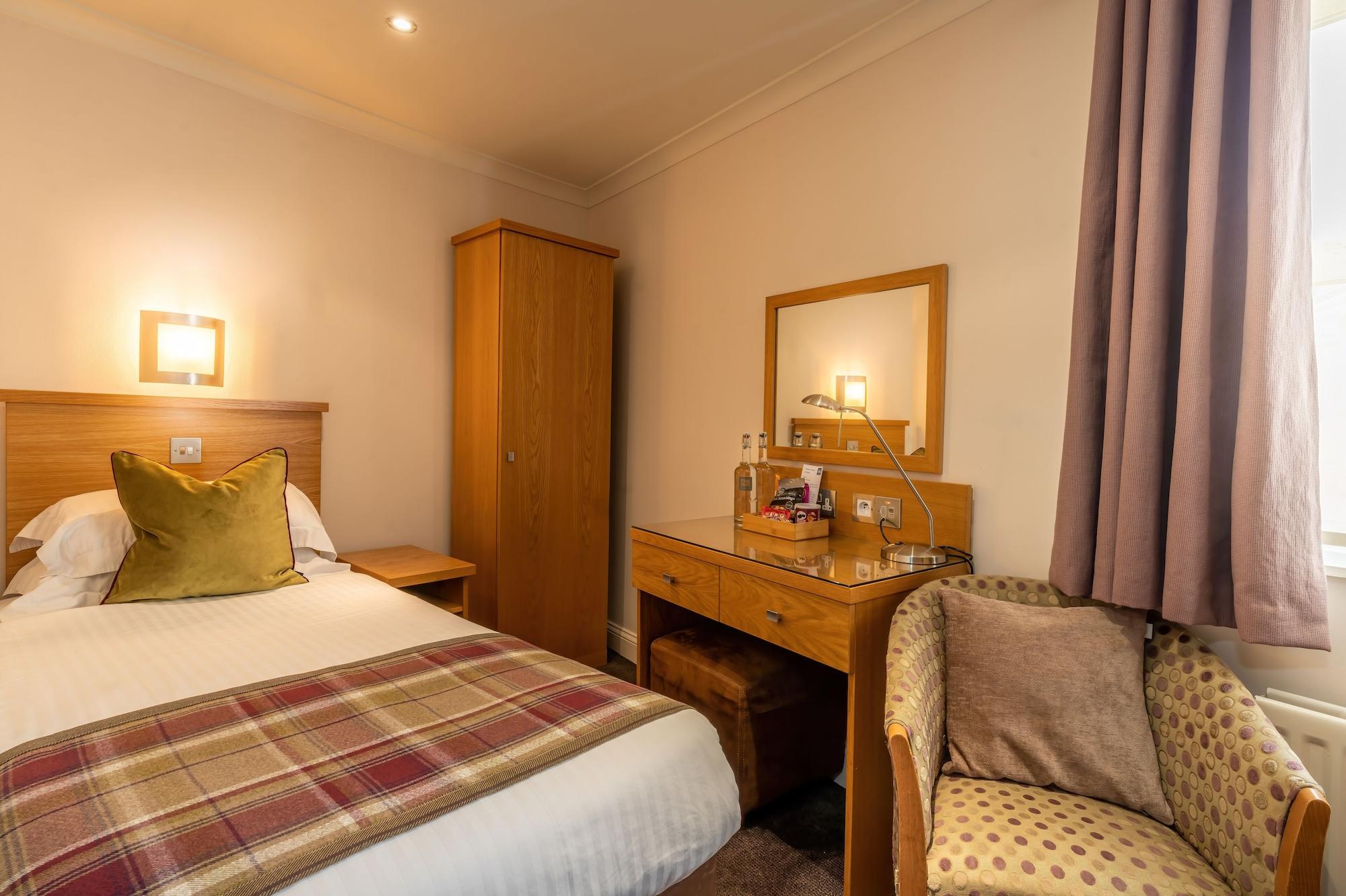 The Inn Hotel Bar And Restaurant Saint Helier Jersey Exteriör bild