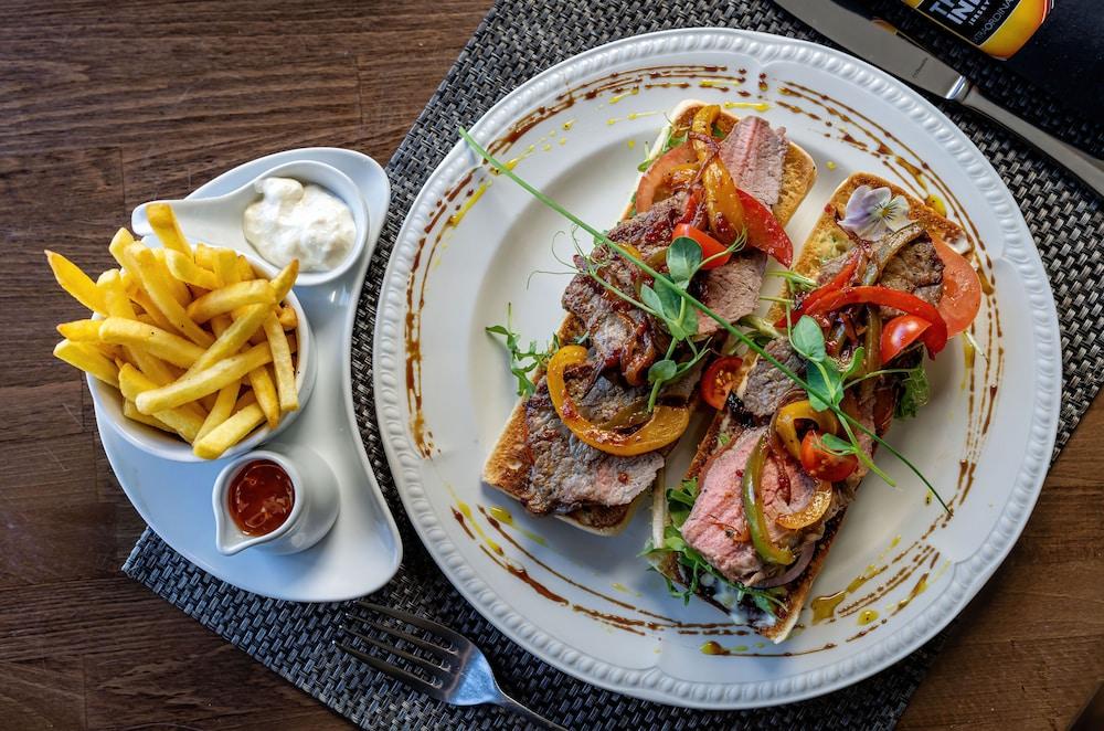 The Inn Hotel Bar And Restaurant Saint Helier Jersey Exteriör bild